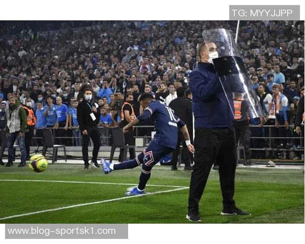 阿什拉夫染红终结巴黎法甲60场无红牌纪录球队面临新挑战