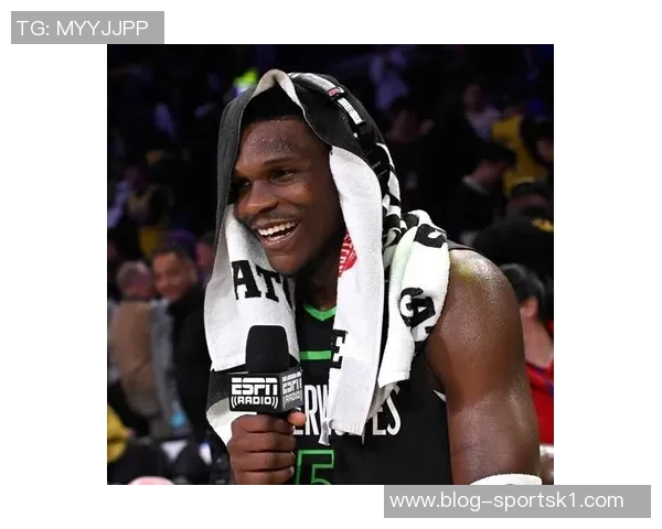 芬奇赞爱德华兹进攻成长显著近期防守表现同样出色 芬奇赞爱德华兹进攻成长显著近期防守表现同样出色